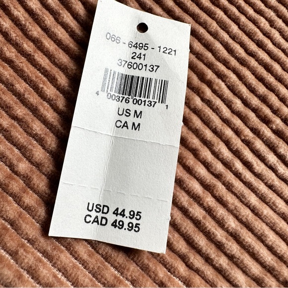 Soft corduroy , tan coloured shorts with pockets by Aerie. Never worn - Picture 2 of 9